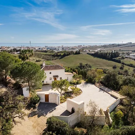 Jasmine - Pool, Sauna, Garden & Sea View