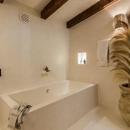 Villa Jasmine - Pool, Sauna, Garden & Sea View Estepona