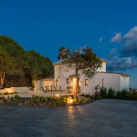 Jasmine - Pool, Sauna, Garden & Sea View Estepona