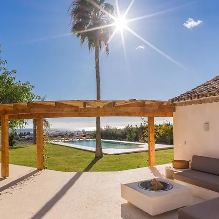 Villa Jasmine - Pool, Sauna, Garden & Sea View