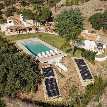 Jasmine - Pool, Sauna, Garden & Sea View Villa Estepona