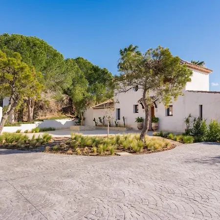 Jasmine - Pool, Sauna, Garden & Sea View *