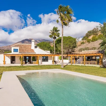 Jasmine - Pool, Sauna, Garden & Sea View Villa *